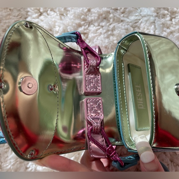 Diesel 1DR XS Crossbody Bag — Iconic Logo Mini Bag, Hard-to-Find - Picture 10 of 13